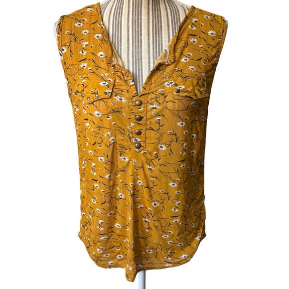 Eden & Olivia Tops - Eden & Olivia Blouse Medium Mustard Gold Floral White Sleeveless Buttons Boho